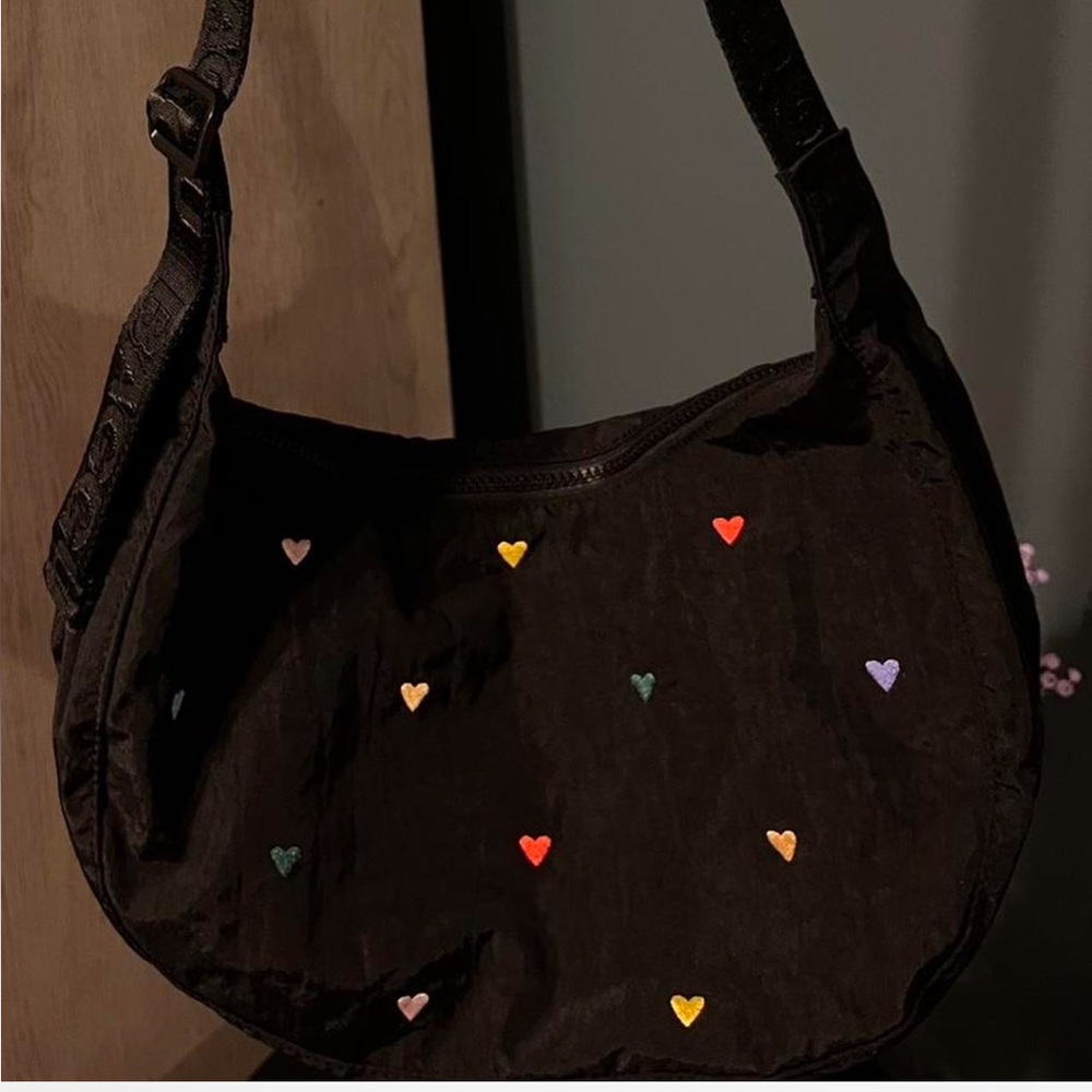 Retired BAGGU Medium Crescent Bag - Black with Embroidered Hearts